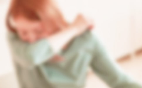 童話(huà)故事《小木屋里的噴嚏》