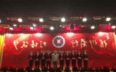 ���x�C����Y����300����ƪ