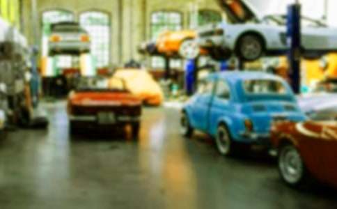 熱鬧非凡的車(chē)展的作文400字