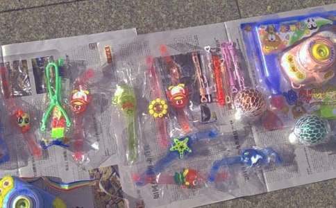 老虎擺地攤-五年級-記敘文