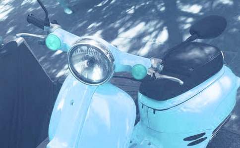 在電瓶車(chē)上的關(guān)愛(ài)作文范文