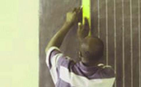 �ж����L(ch��ng)������900��