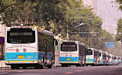 寫(xiě)公交車(chē)上的好心人的作文600字左右