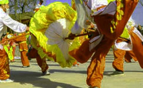 漢族民風(fēng)民俗的作文