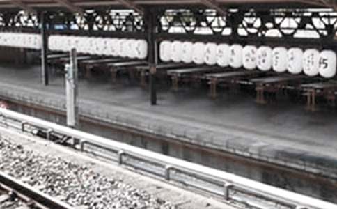 火車(chē)站的秋天作文