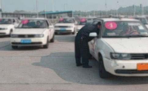 �{У�а��f(xi��)�h��(sh��)