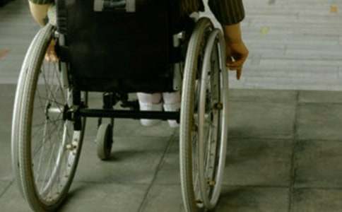 霍金在輪椅上的讀后感