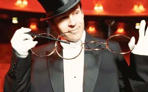 媽媽是個(gè)魔術(shù)師作文