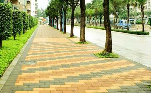 整修城區部分損毀人行道路的建議書(shū)