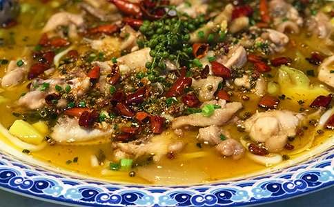 螞蟻搬食物六年級作文