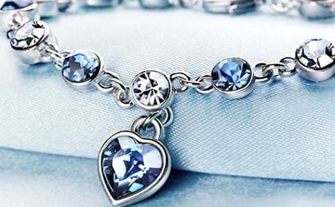 心中不逝的手鏈初二作文