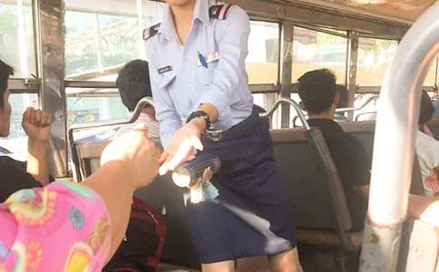 第一次當售票員作文