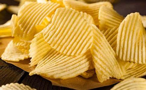 擠眉弄眼吃薯片的二年級作文(通用15篇)