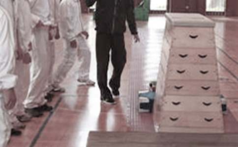 ���꼉�ڶ��W(xu��)���w���̌W(xu��)Ӌ�������x8ƪ��