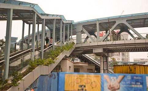 ���һ������700��