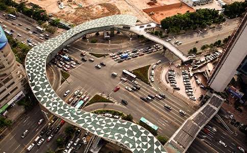 ���Ҋ(ji��n)С�W(xu��)����300��