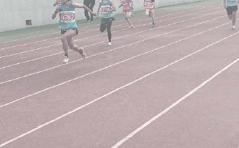 ���г�һ����700�֣�һ��(ch��ng)���ʵ����ِ