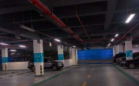 夢(mèng)幻的停車(chē)場(chǎng)三年級作文400字