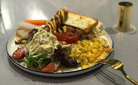 ��ĸ�H�����������ζ�L(ch��ng)����