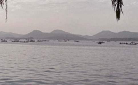 關(guān)于開(kāi)封西湖的作文