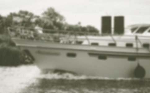 方便的太陽(yáng)能游艇初一作文