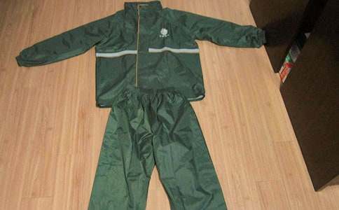 溫暖的雨衣優(yōu)秀作文