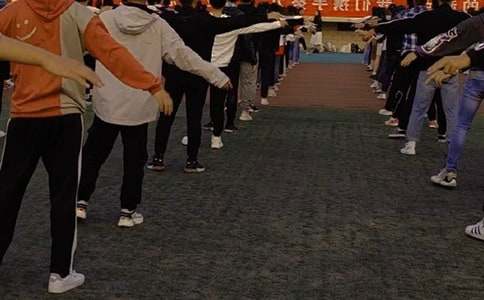 早操曠操的檢討書(shū)