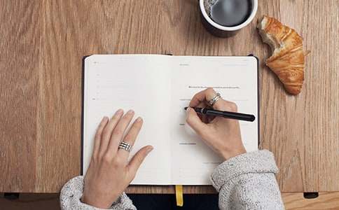 ��ã����2000��