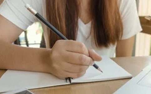 ��ĩ�����������3000��