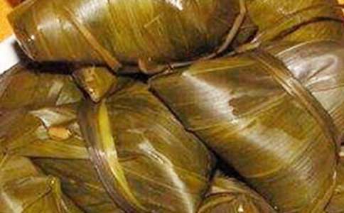 關(guān)于包粽子的小學(xué)作文100字(通用43篇)